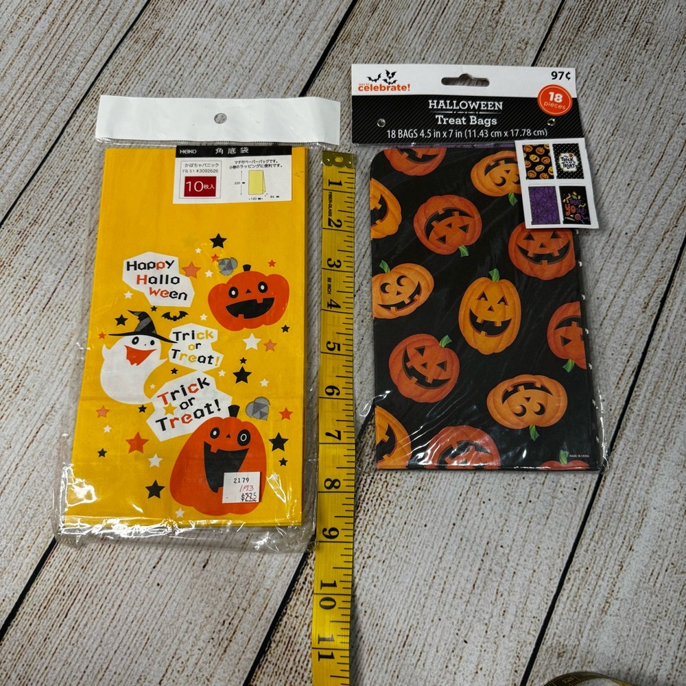 Lot of New/Unused Halloween Goodie Candy Bags and Gel Clings - Picture 4 of 11